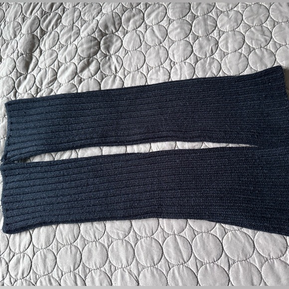 Black leg warmers one size fits most - Picture 3 of 5